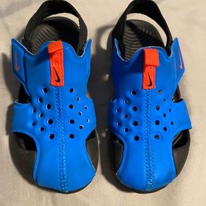 Blue Nike Sunray Sandals size 10C